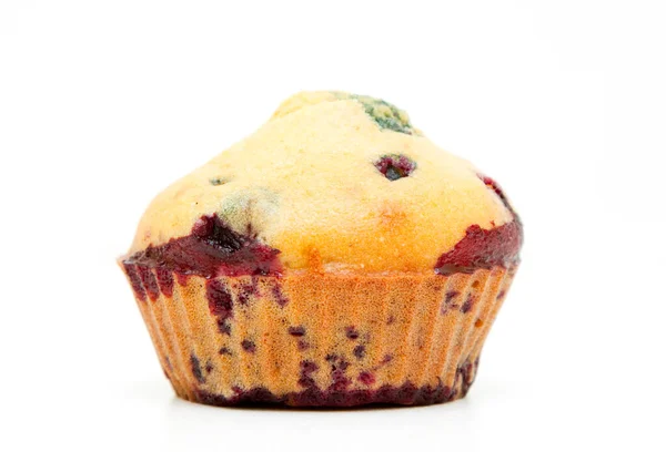 Muffins Com Bagas Isoladas Fundo Branco — Fotografia de Stock