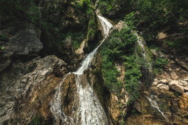 Uchan-su şelale.