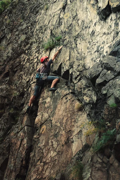 Rock climbing. — Stock Photo, Image