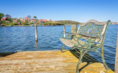 Tarz demir tezgah ahşap köprü