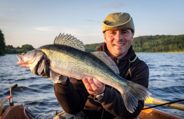 Walleye - akşam Balık tutma ödül