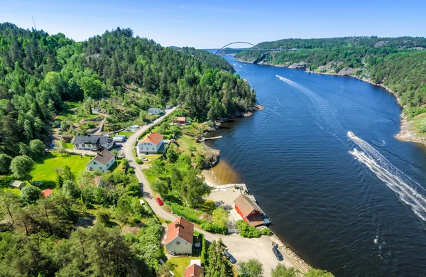 Svinesund fjord och byn — Stockfoto