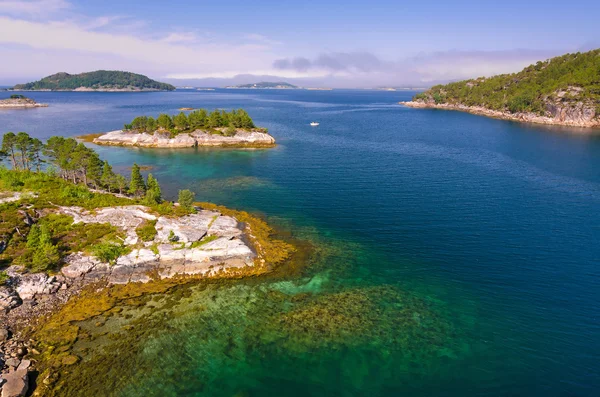 Sommer im norwegischen Fjord — Stockfoto