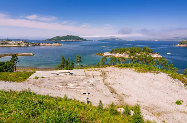 Sommerpanorama des norwegischen Meeresfjords — Stockfoto