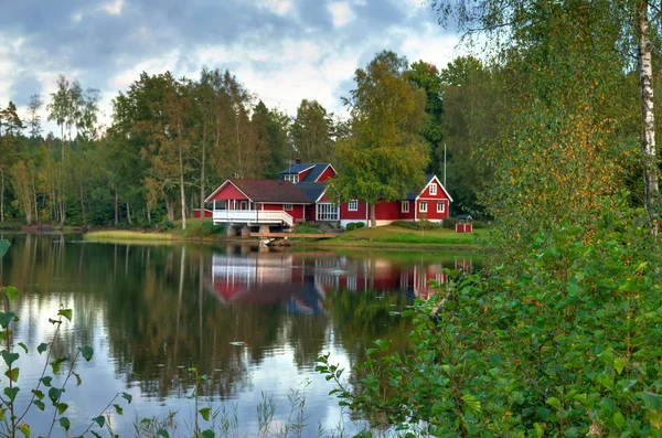 September see reflexion in schweden — Stockfoto