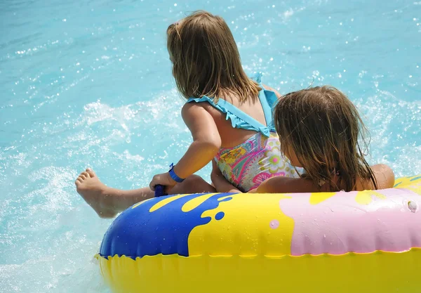 Abenteuer wildes Wasser für Kinder — Stockfoto