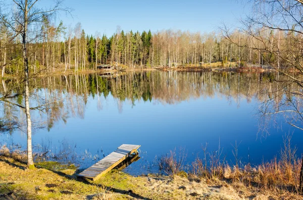 Todavía lago de primavera — Foto de Stock