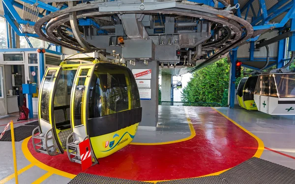 Estação alta de teleférico na montanha de Szyndzielnia — Fotografia de Stock