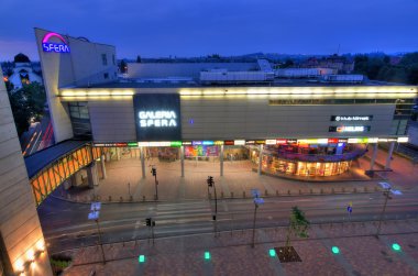 Şehir şehir merkezine büyük alışveriş Galerisi için havadan görünümü