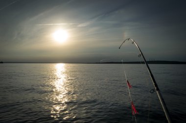 COD yaz balıkçılık gün batımında