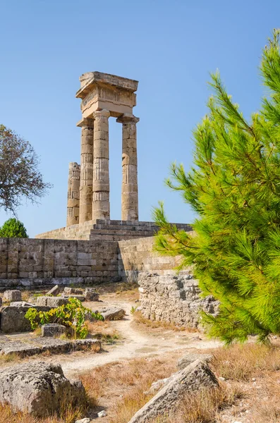 Apollo ruins on Rhodes in vertical view — Stock Photo, Image