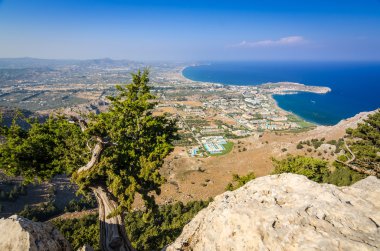 Tsambika dağın tepesinde Doğu taraftan göster