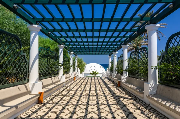 Vackra post arbor i Kallithea springs — Stockfoto