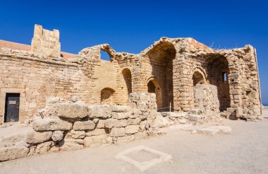 Yan yana, Kilisesi, Ayios Ioannis Lindos içinde
