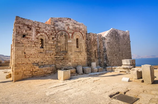 Церква Айос Ioannis в Lindos Акрополь — стокове фото