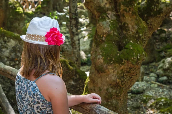 Fille dans la vallée des papillons — Photo