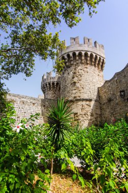 Güzel görünüm için taş castle taret Rhodes City