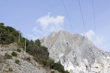 Marina di Carrara İtalya 'daki mermer ocağı.