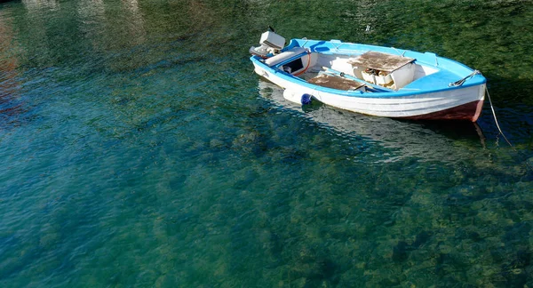 Malý Člun Přístavu Portovenere Itálie — Stock fotografie