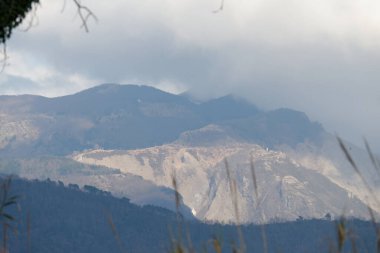 İtalya 'daki Apuan Alpleri manzarası