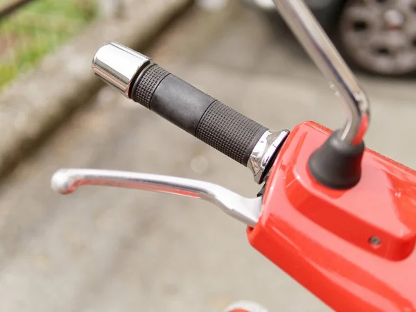 Detalj Röd Sparkcykel Styre — Stockfoto