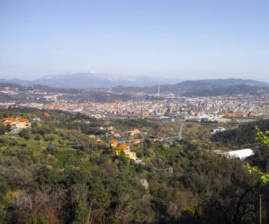 La Spezia 'nın havadan görünüşü İtalya' da güzel bir kasaba
