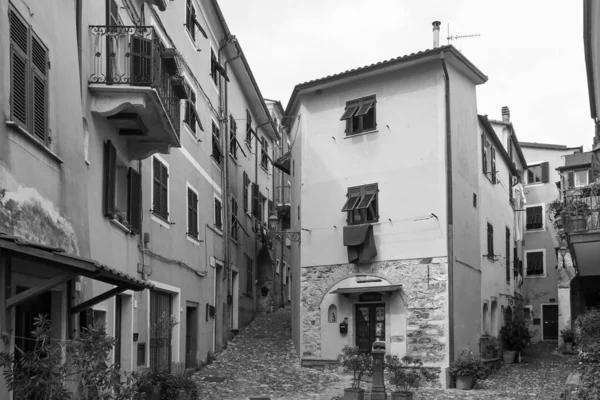 Schwarz Weiß Foto Von Vezzano Einem Mittelalterlichen Dorf Der Nähe — Stockfoto