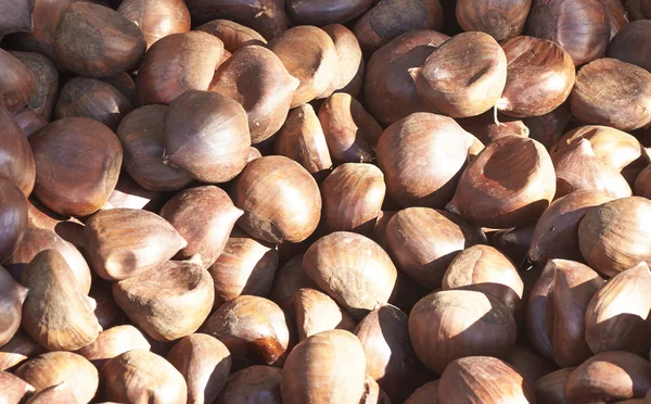 Castaño en el mercado —  Fotos de Stock