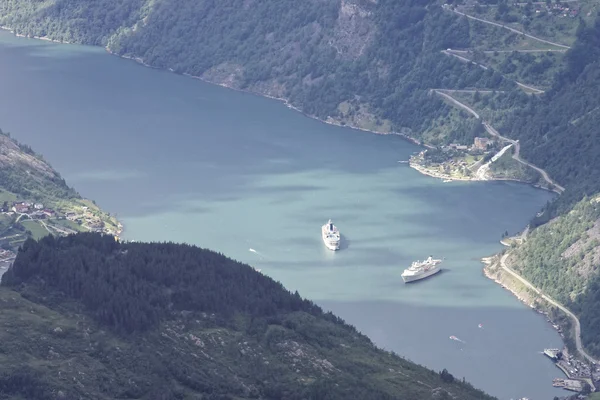 Norský fjord v letním období — Stock fotografie