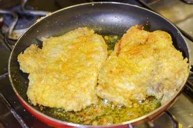 Benim evimde Milanese pirzola