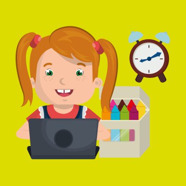 Çocuklar okulda dizüstü bilgisayar kullanarak 