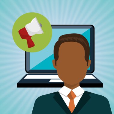 adam dizüstü megafon konuşmak