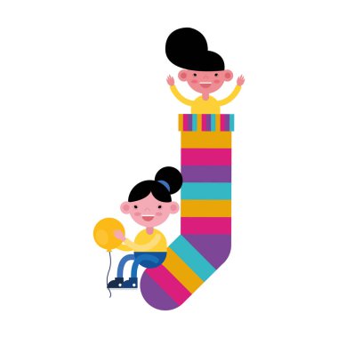 Küçük çocuklar çorap içinde renkli çizgili ve balon helyumlu bir çift.