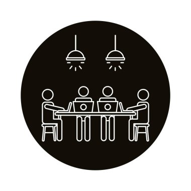 Dizüstü bilgisayarları olan dört işçi birlikte çalışma biçimi simgesi