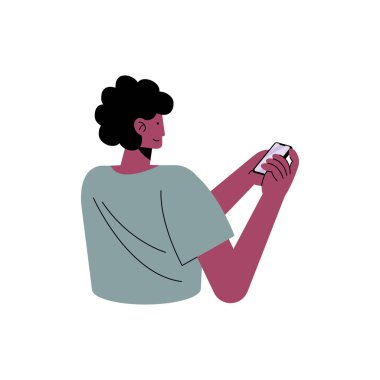 Genç adam akıllı telefon karakteriyle sohbet ediyor.