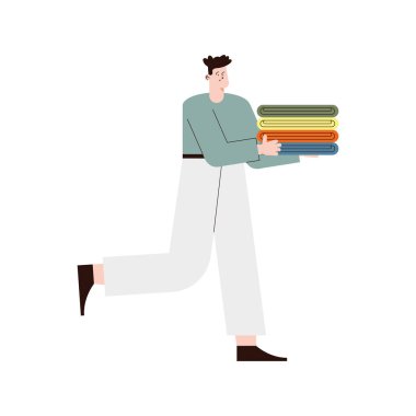 Giysileri katlanmış bir adam.