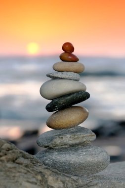 Gün batımı taş yığını