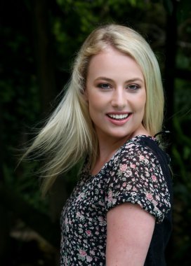 Güzel kız açık portre