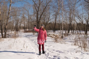 Kadın pembe alarak resimleri