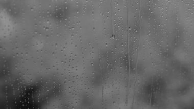 Su güçlü streams. BW. yumuşak odak