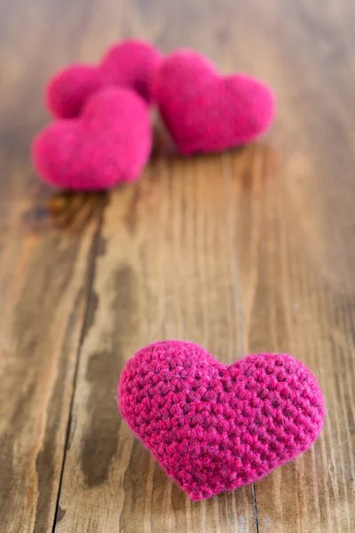 Dört tığ işi Kalpler