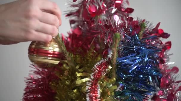 Primer plano de la decoración del árbol de Navidad — Vídeo de stock