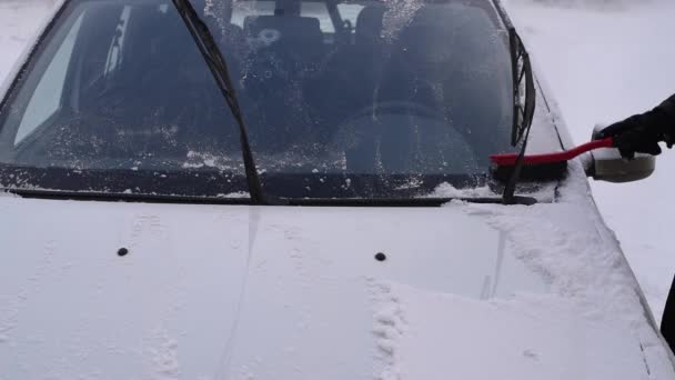 Limpieza de la ventana del coche — Vídeo de stock