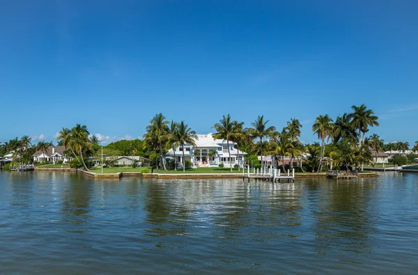 Naples, Florida Waterside ev — Stok fotoğraf