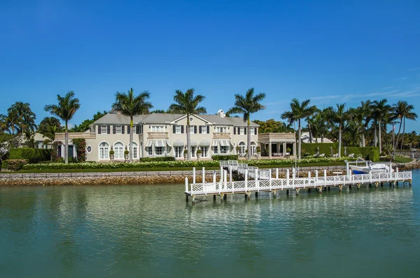 Waterside Home à Naples, Floride Images De Stock Libres De Droits