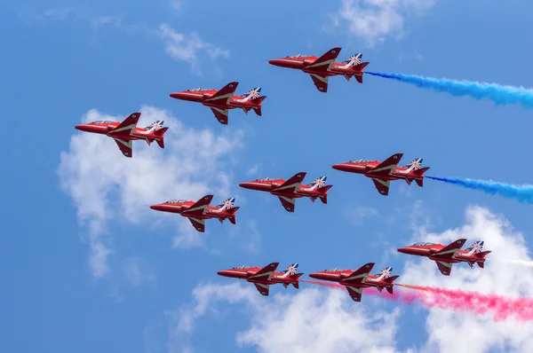 Rode pijlen lucht Display — Stockfoto