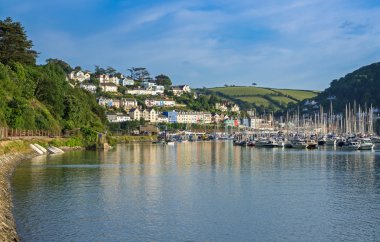 Dart Haliç Kingswear adlı yatlar