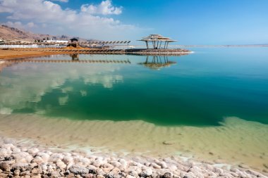 Dead Sea adlı dinlenmek için bir yer.