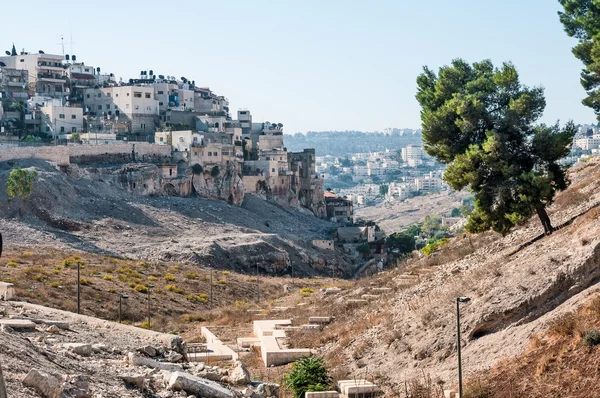 Viertel von Silwan in Ostjerusalem. Blutfeld im Rücken lizenzfreie Stockfotos