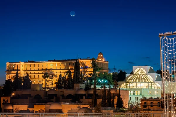 O hotel Rei David na luz da noite. Israel, Jerusalém 23.12.2014 — Fotografia de Stock